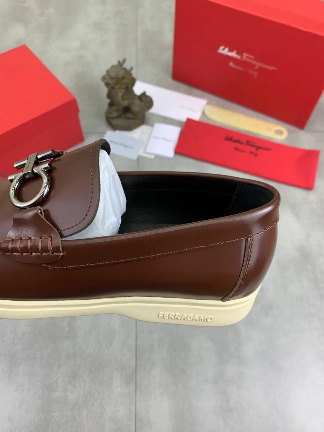 Men's Men's Shoes 💰P580💰[New Style] Water-dyed Niuli 🆘[Salvatore Ferragamo] Ferragamo's latest casual business leather shoes for men! Listed simultaneously! The fabric is made of specially imported original open-edge beaded calfskin, and the interior is made of imported water-dyed cowhide. It is absolutely luxurious and leads the fashion trend. Matching code: 38-44 (45 and 46 can be customized) Black, brown and burgundy colors available